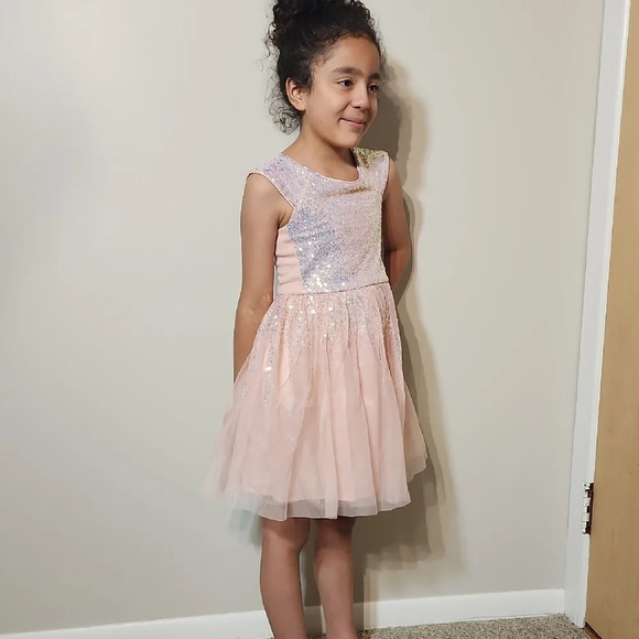 Pink Ballet-Inspired Dance Costume with Sparkling Bodice - Picture 3 of 8